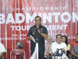 Wali Kota Buka Turnamen Badminton 