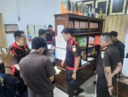 Kejari Tidore Geledah Kantor KPU Tidore, Sejumlah Dokumen Turut Disita