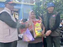 Pemkot Tidore Serahkan Bantuan Sembako Kepada Warga Terdampak Bencana di Pulau Maitara