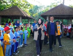 Wali Kota Tidore Bersama Bunda PAUD Hadiri Gebyar Siswa PAUD Dalam Rangka Hardiknas