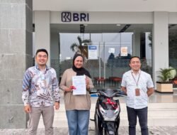 BRI Branch Office Soa Sio Serahkan Hadiah 1 Unit Sepeda Motor Honda Beat Sporty CBS kepada Pemenang Program Aksi Nasional